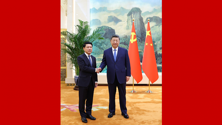 习近平会见老挝人民革命党中央总书记、国家主席特使沙伦赛